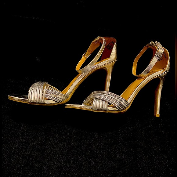 Special Occasion Elegant Silver Sandals - Picture 3 of 4
